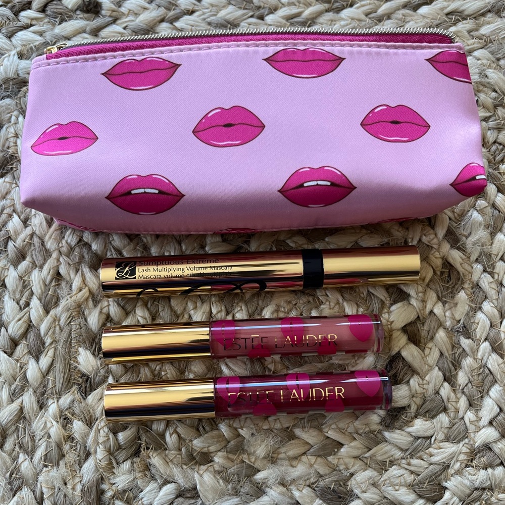 LAST CHANCE! Donation bin 11/18! Estée Lauder Lip an Mascara Set with cute bag!